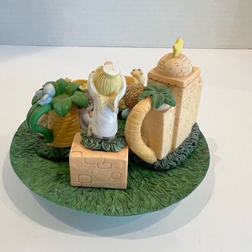 Precious Moments 1998 Nativity Mini Tea
Set Display INCOMPLETE missing spoon - Picture 4 of 13